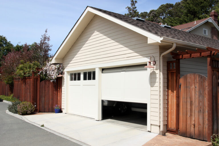 What to Do If Your Garage Door Suddenly Stops Working